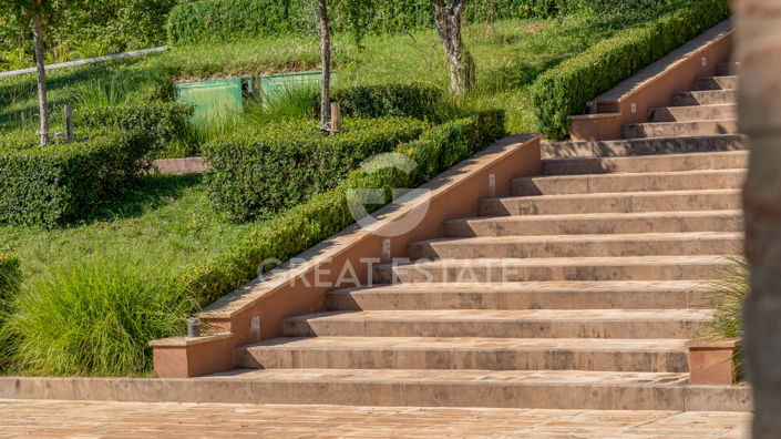 Image No.36-5 Bed Country House for sale
