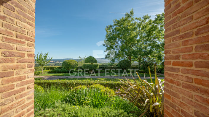 Image No.38-5 Bed Country House for sale