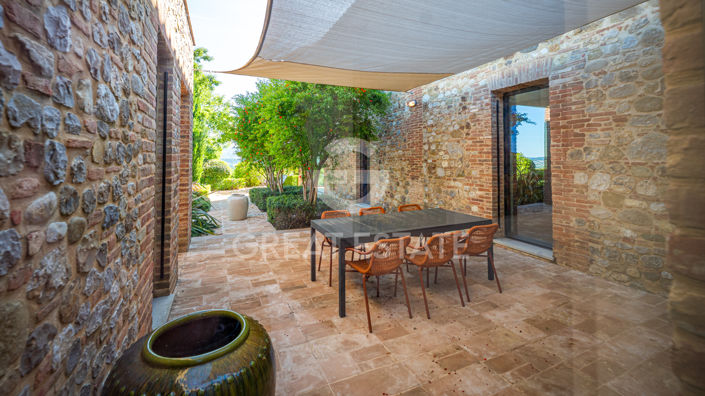 Image No.40-5 Bed Country House for sale