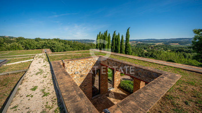 Image No.45-5 Bed Country House for sale