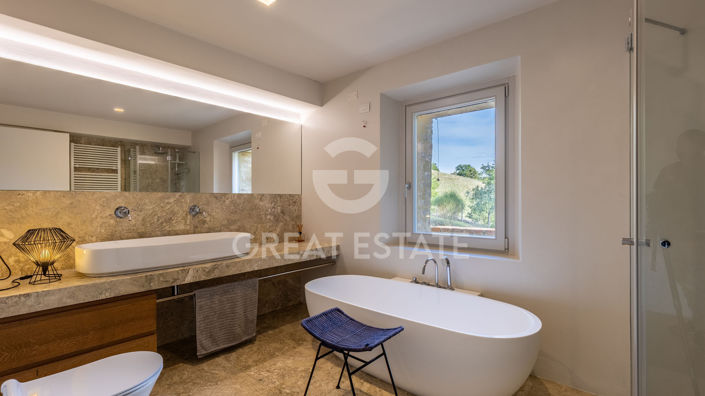 Image No.32-4 Bed Country House for sale
