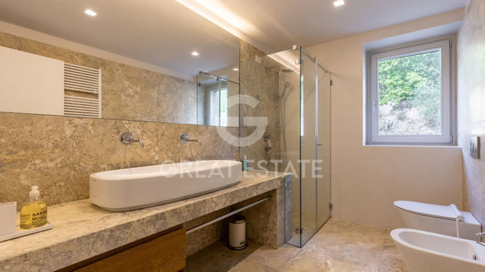 Image No.37-4 Bed Country House for sale