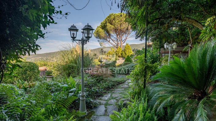 Image No.14-4 Bed Country House for sale
