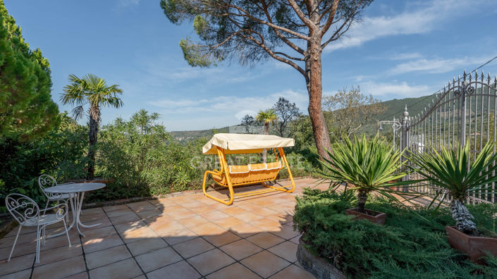 Image No.17-4 Bed Country House for sale
