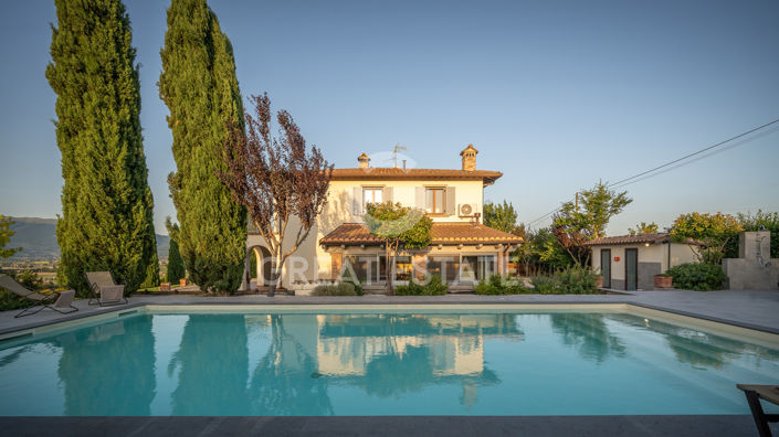 Image No.14-5 Bed Country House for sale