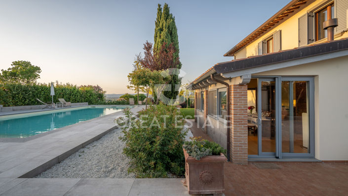 Image No.16-5 Bed Country House for sale