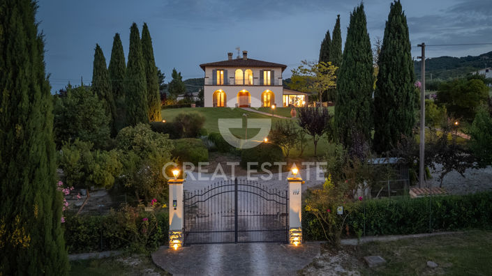 Image No.17-5 Bed Country House for sale