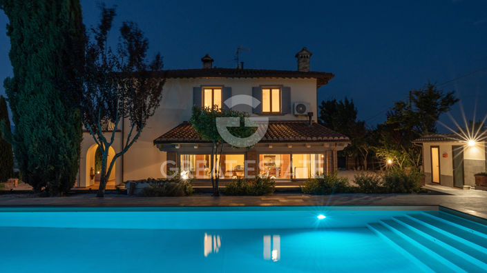 Image No.18-5 Bed Country House for sale