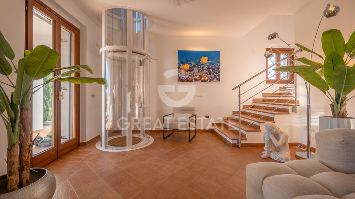 Image No.25-5 Bed Country House for sale