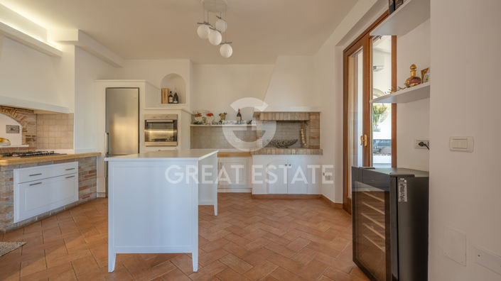 Image No.30-5 Bed Country House for sale