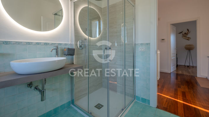 Image No.37-5 Bed Country House for sale