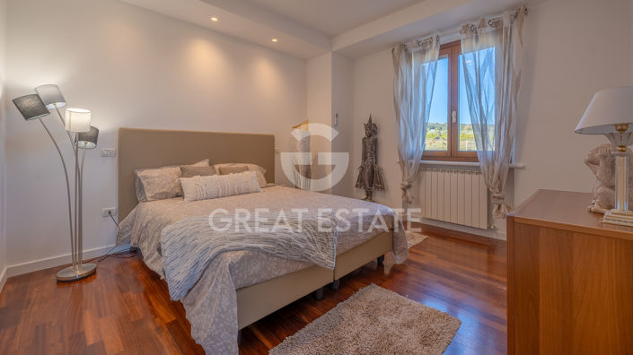 Image No.38-5 Bed Country House for sale
