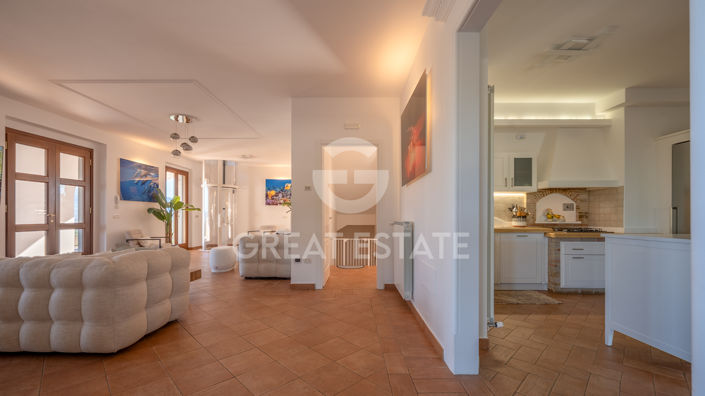 Image No.6-5 Bed Country House for sale