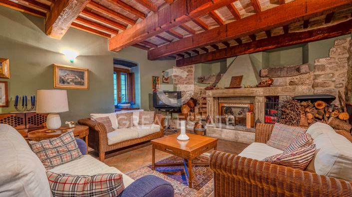 Image No.18-9 Bed Villa for sale