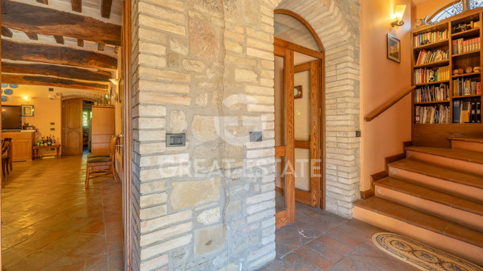 Image No.2-9 Bed Villa for sale