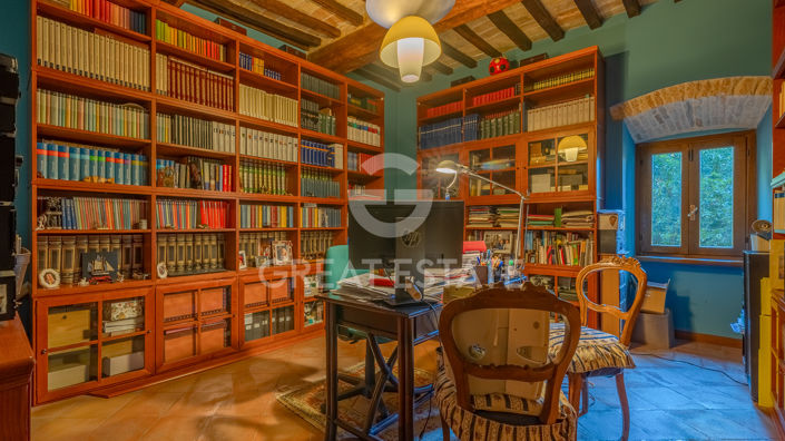 Image No.34-9 Bed Villa for sale