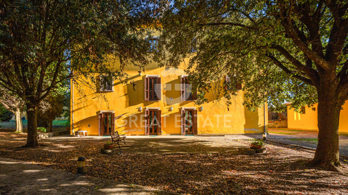 Image No.4-9 Bed Villa for sale