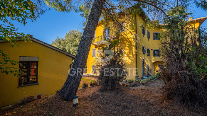 Image No.7-9 Bed Villa for sale