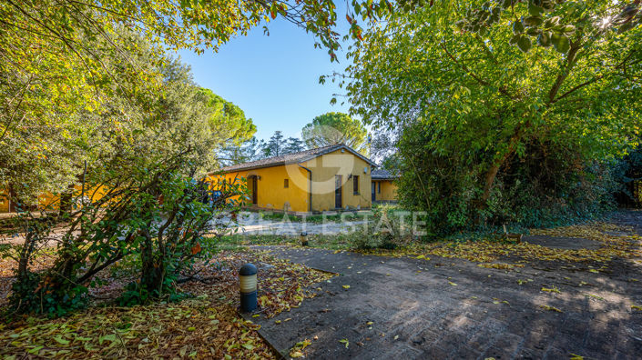 Image No.9-9 Bed Villa for sale