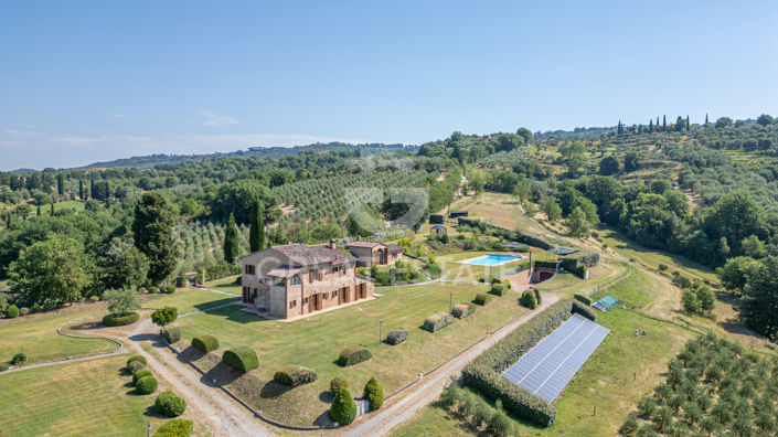 Image No.11-7 Bed Country House for sale