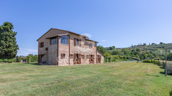 Image No.15-7 Bed Country House for sale