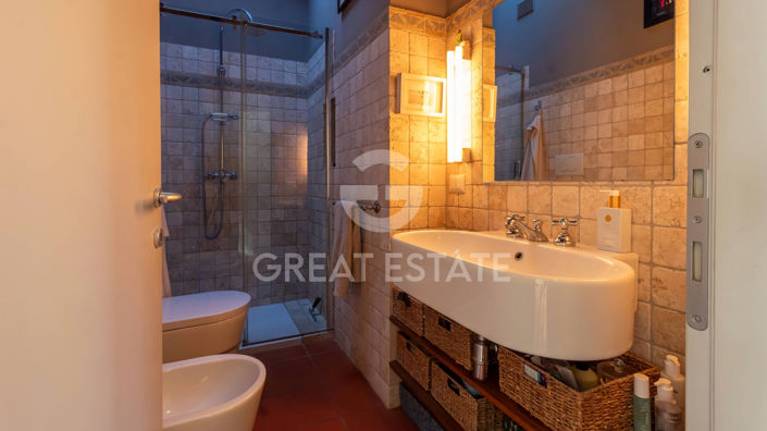 Image No.30-2 Bed Country House for sale
