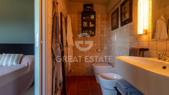 Image No.38-2 Bed Country House for sale