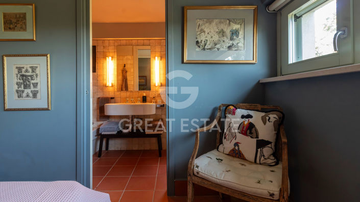 Image No.40-2 Bed Country House for sale