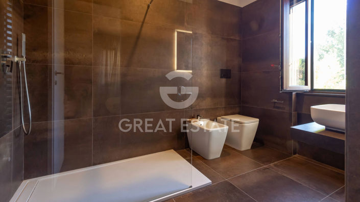 Image No.29-4 Bed Villa for sale