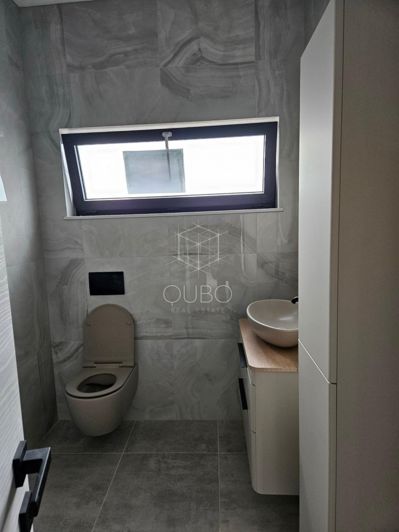 Image No.13-2 Bed House for sale