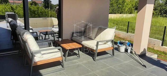 Image No.6-2 Bed House for sale