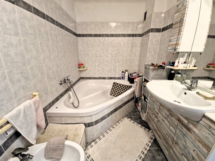 Image No.15-3 Bed Apartment for sale