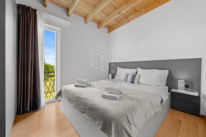 Image No.19-3 Bed House for sale