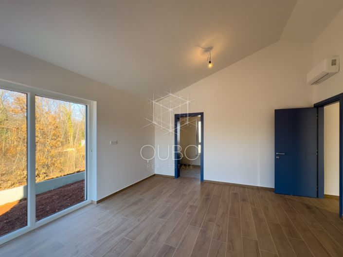 Image No.16-3 Bed House for sale