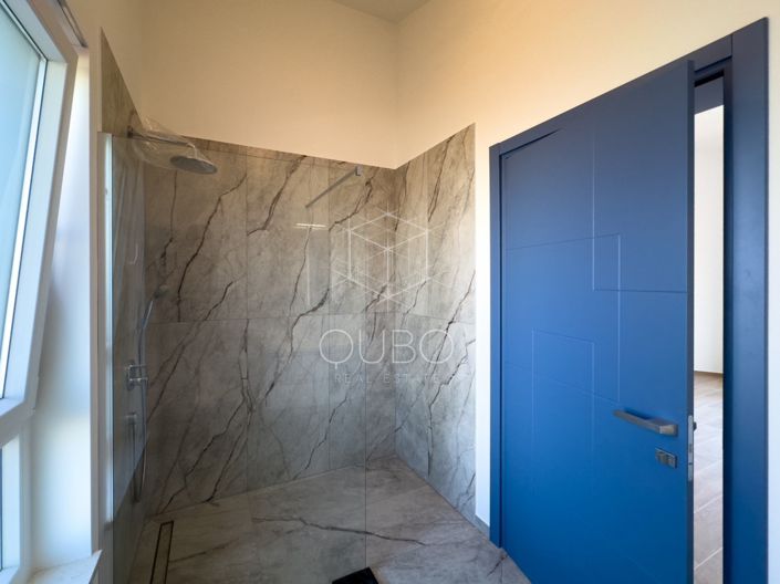 Image No.18-3 Bed House for sale