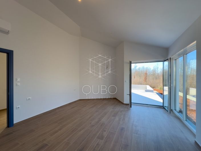 Image No.20-3 Bed House for sale