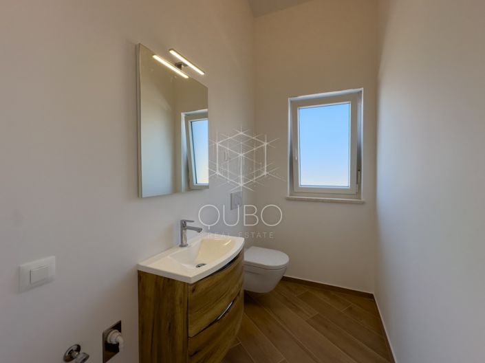 Image No.7-3 Bed House for sale