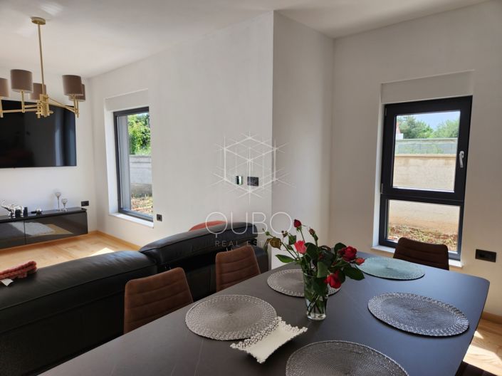 Image No.14-3 Bed House for sale