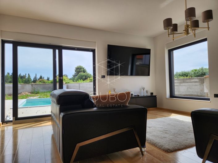 Image No.15-3 Bed House for sale