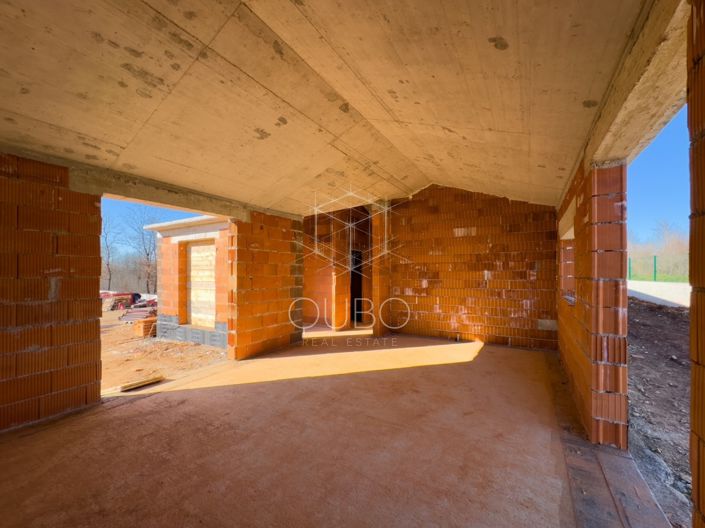 Image No.13-2 Bed House for sale