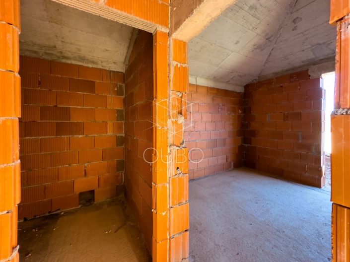 Image No.19-2 Bed House for sale