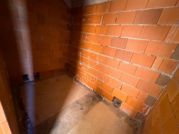 Image No.21-2 Bed House for sale