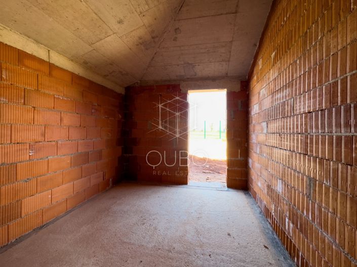 Image No.22-2 Bed House for sale