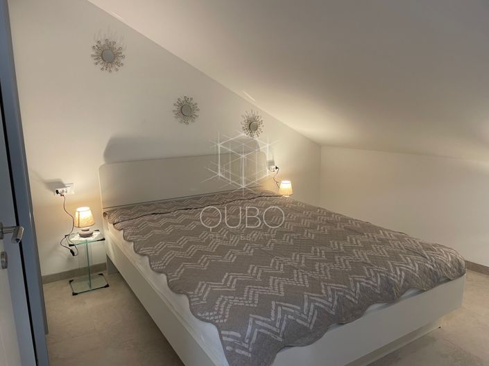 Image No.27-6 Bed House for sale