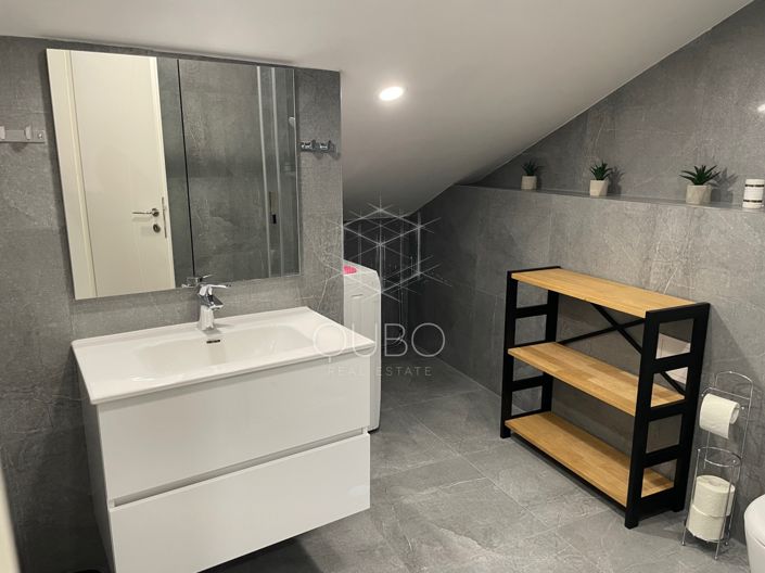 Image No.28-6 Bed House for sale