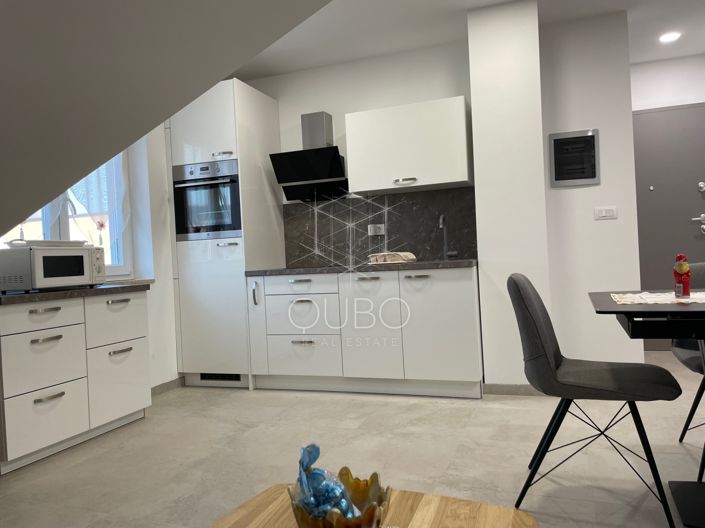 Image No.30-6 Bed House for sale