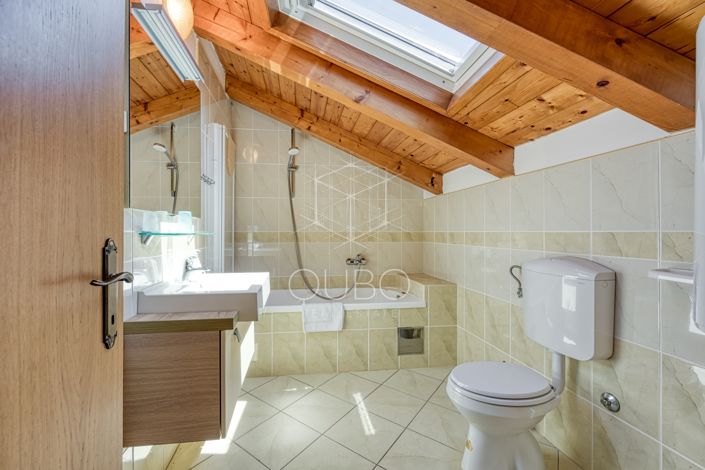 Image No.15-4 Bed House for sale