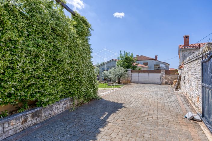 Image No.6-4 Bed House for sale