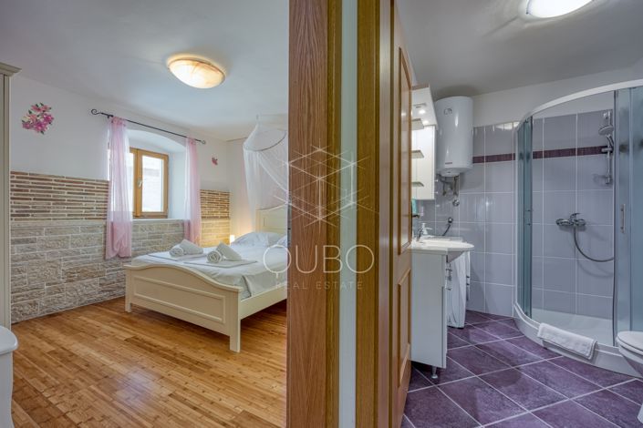 Image No.7-4 Bed House for sale