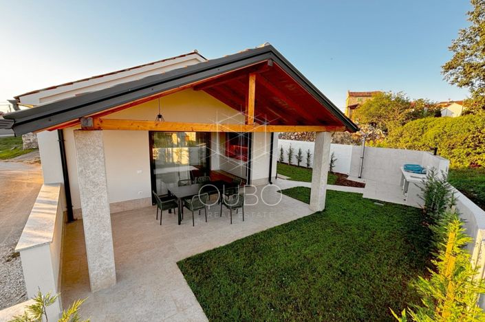 Image No.5-2 Bed House for sale